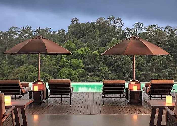 ホテル Anantara Ubud
